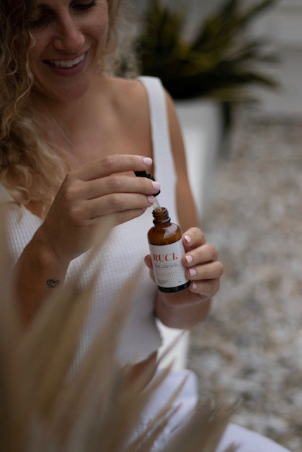 ILLUMINATE & HYDRATE  LIQUID VITAMIN SUPPLEMENT