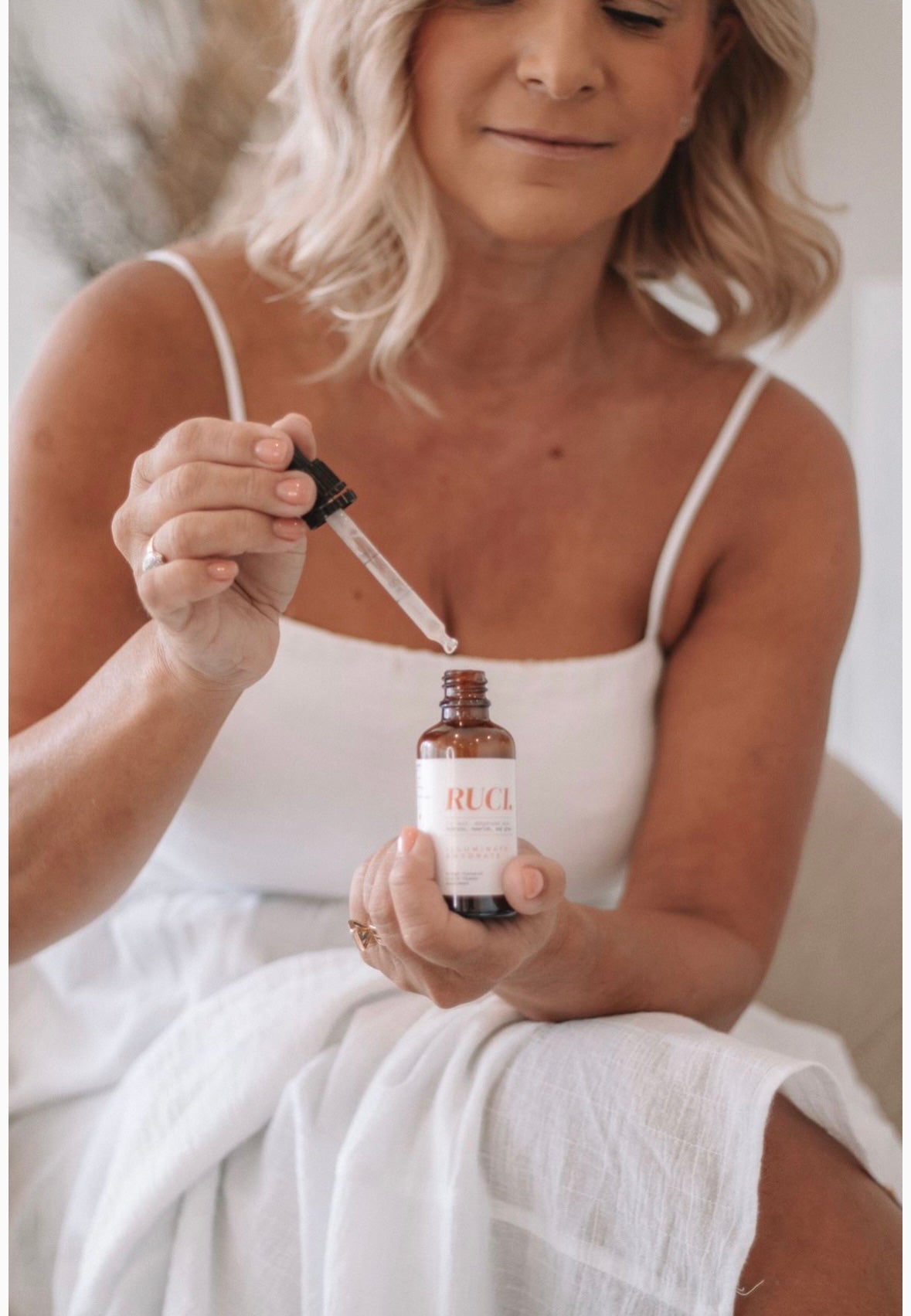 ILLUMINATE & HYDRATE  LIQUID VITAMIN SUPPLEMENT